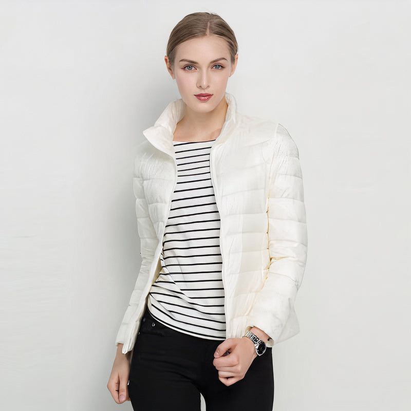 Ilse chaqueta acolchada ligera con cuello alto - Blanco