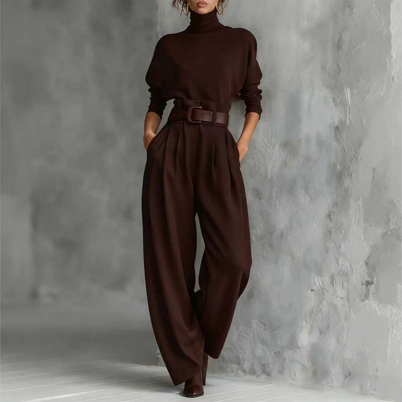 Conjunto Elegante de Dos Piezas: Top de Cuello Alto y Pantalón de Talle Alto - Marrón